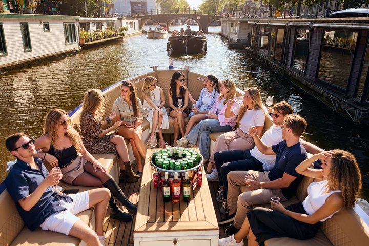 Amsterdam : Croisière festive sur les canaux avec option boissons à volonté | wizardtrip