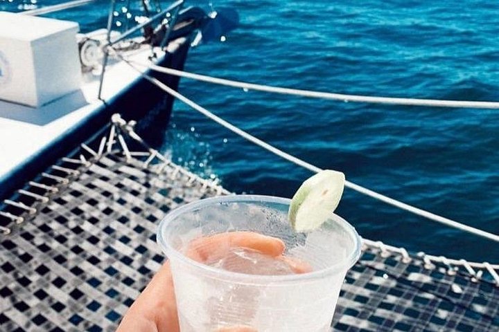 Enjoy a vibrant sunset cruise in Cabo San Lucas with an open bar and scenic views of the Arch, photo 23 | wizardtrip
