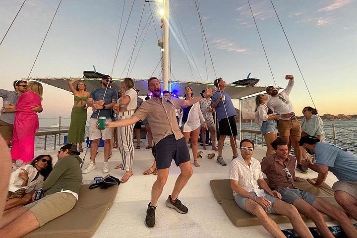 Enjoy a vibrant sunset cruise in Cabo San Lucas with an open bar and scenic views of the Arch, photo 35 | wizardtrip