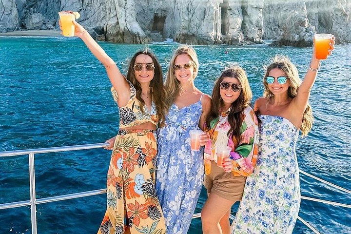 Enjoy a vibrant sunset cruise in Cabo San Lucas with an open bar and scenic views of the Arch, photo 42 | wizardtrip