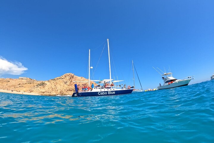 Crociera con Snorkeling a Cabo San Lucas con Open Bar e Pranzo | wizardtrip
