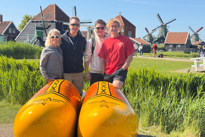 Escape Amsterdam : Vélo électrique vers les moulins de Zaanse Schans et Zaandam | wizardtrip