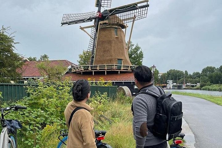 E-bike tour from Amsterdam to Zaanse Schans windmills and Zaandam countryside, photo 9 | wizardtrip