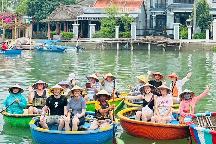 Partecipa a un corso di cucina vietnamita, visita il mercato e fai un giro in barca cesta a Hoi An, foto 23 | wizardtrip