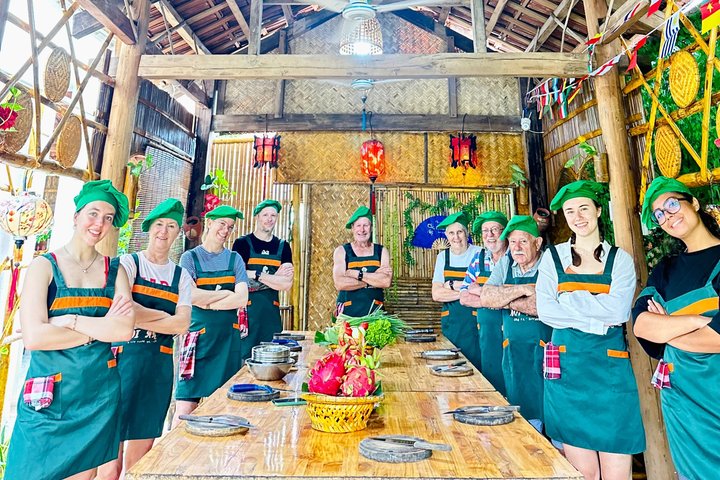 Partecipa a un corso di cucina vietnamita, visita il mercato e fai un giro in barca cesta a Hoi An, foto 24 | wizardtrip