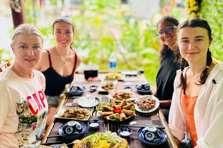 Partecipa a un corso di cucina vietnamita, visita il mercato e fai un giro in barca cesta a Hoi An, foto 35 | wizardtrip