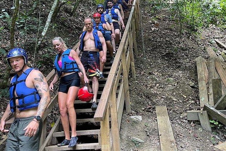 Opplev spenningen ved Damajagua-fossene med hopp, sklier og en dominikansk fest, med avgang fra Puerto Plata cruisehavner, foto 12 | wizardtrip
