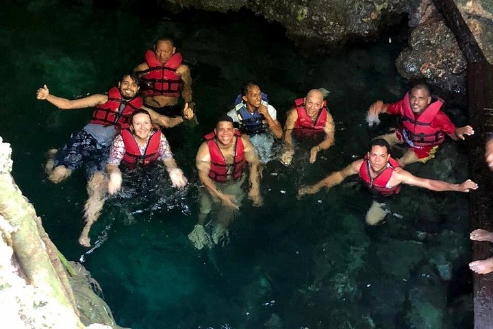 Opplev spenningen ved Damajagua-fossene med hopp, sklier og en dominikansk fest, med avgang fra Puerto Plata cruisehavner, foto 13 | wizardtrip