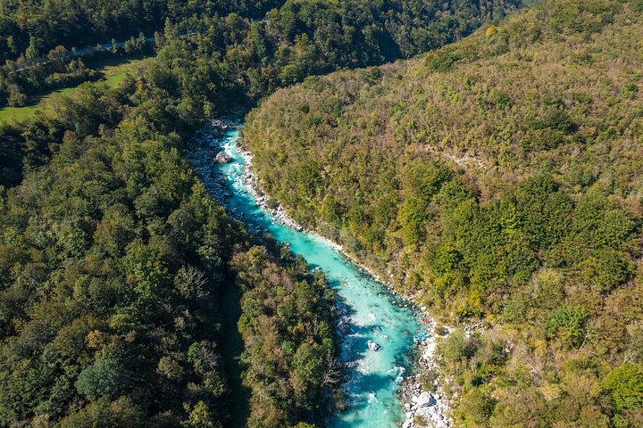 Aventure de rafting en eaux vives sur la rivière Soča émeraude à Bovec, Slovénie, photo 10 | wizardtrip