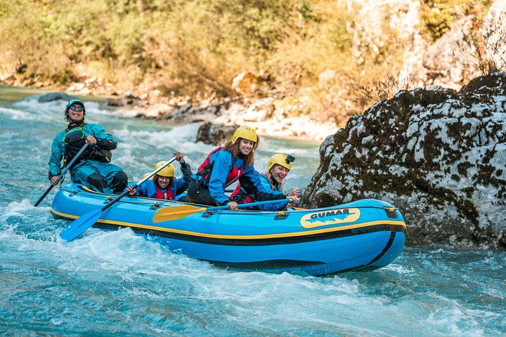 Aventure de rafting en eaux vives sur la rivière Soča émeraude à Bovec, Slovénie, photo 14 | wizardtrip
