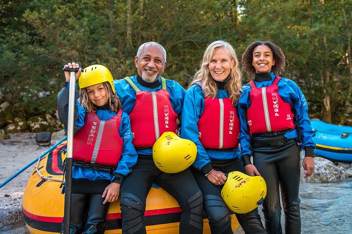 Aventure de rafting en eaux vives sur la rivière Soča émeraude à Bovec, Slovénie, photo 15 | wizardtrip
