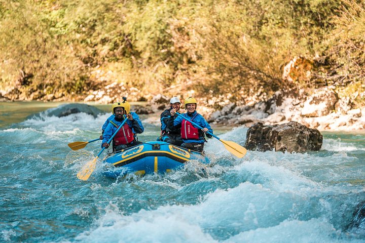 Aventure de rafting en eaux vives sur la rivière Soča émeraude à Bovec, Slovénie, photo 19 | wizardtrip