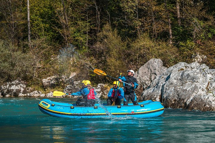 Aventure de rafting en eaux vives sur la rivière Soča émeraude à Bovec, Slovénie, photo 21 | wizardtrip