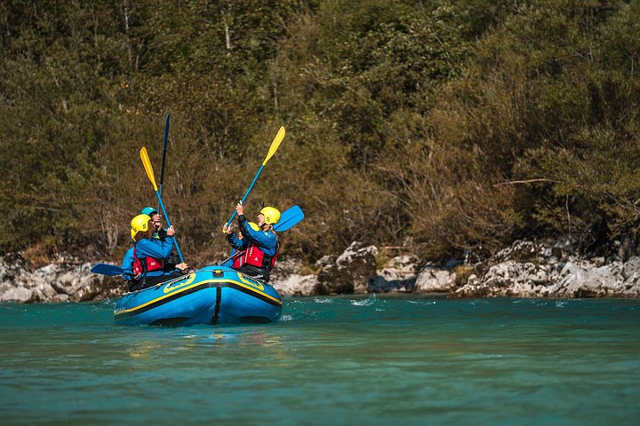 Aventure de rafting en eaux vives sur la rivière Soča émeraude à Bovec, Slovénie, photo 23 | wizardtrip