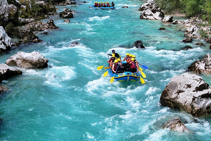 Aventure de rafting en eaux vives sur la rivière Soča émeraude à Bovec, Slovénie, photo 26 | wizardtrip