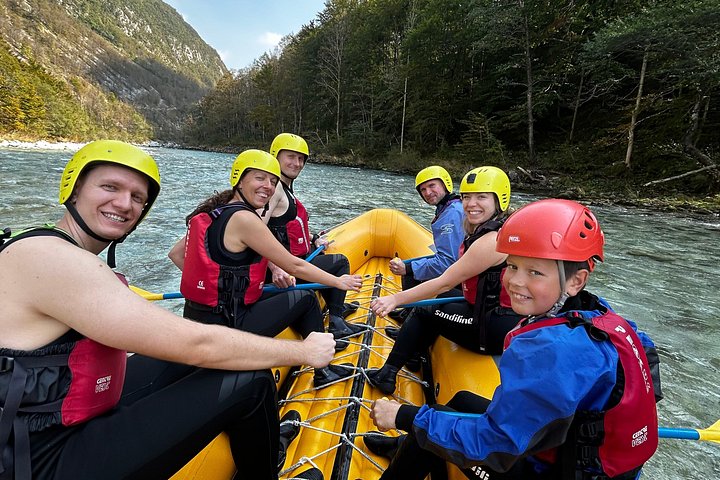 Aventure de rafting en eaux vives sur la rivière Soča émeraude à Bovec, Slovénie, photo 29 | wizardtrip
