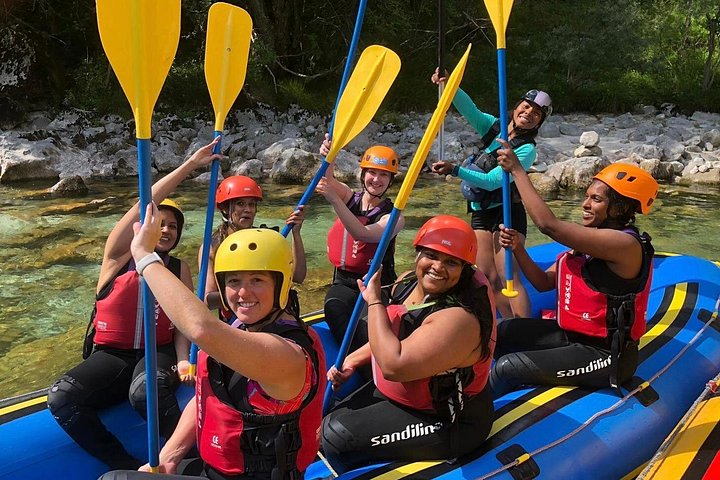 Aventure de rafting en eaux vives sur la rivière Soča émeraude à Bovec, Slovénie, photo 31 | wizardtrip