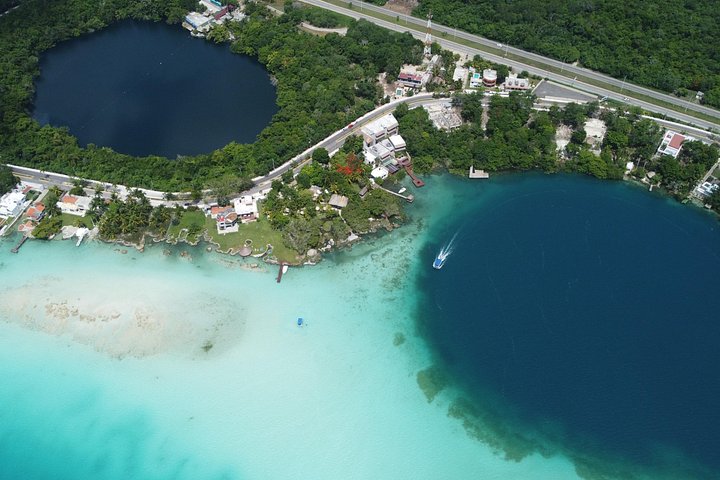 Nyd en naturskøn pontonbådstur på Bacalar-lagunen, Mexico, med cenoter og øer, foto 7 | wizardtrip