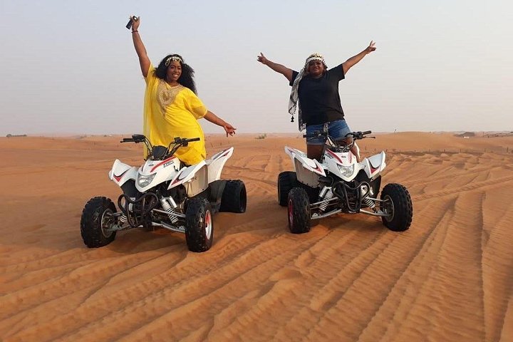 Oplev en spændende ørkensafari i Dubai med dune bashing, quad biking, kamelridt og kulturelle shows, foto 14 | wizardtrip