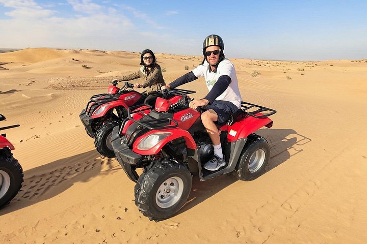 Oplev en spændende ørkensafari i Dubai med dune bashing, quad biking, kamelridt og kulturelle shows, foto 21 | wizardtrip