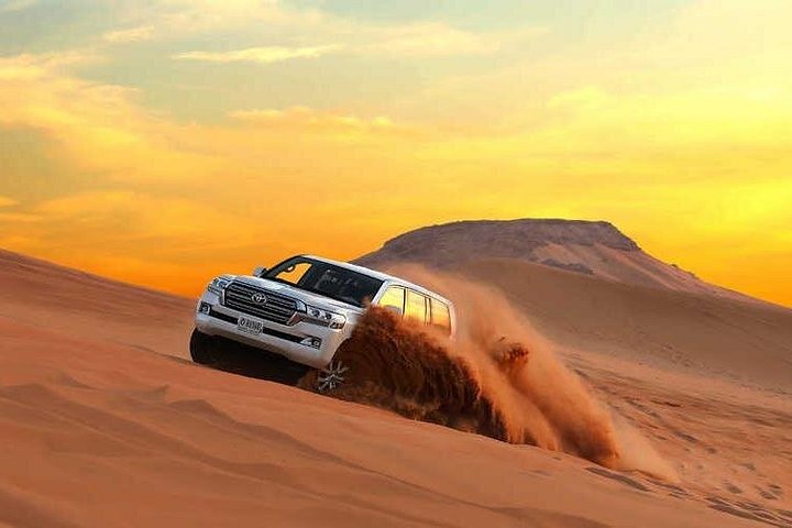 Oplev en spændende ørkensafari i Dubai med dune bashing, quad biking, kamelridt og kulturelle shows, foto 24 | wizardtrip