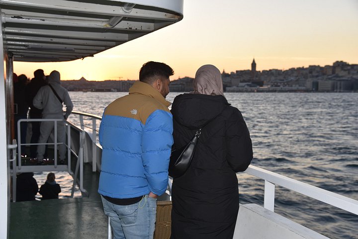イスタンブールのボスポラス海峡クルーズ、水上から象徴的なランドマークと街のスカイラインを紹介、写真8 | wizardtrip