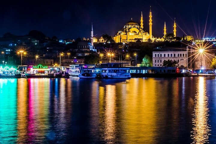 イスタンブールのボスポラス海峡クルーズ、水上から象徴的なランドマークと街のスカイラインを紹介、写真35 | wizardtrip