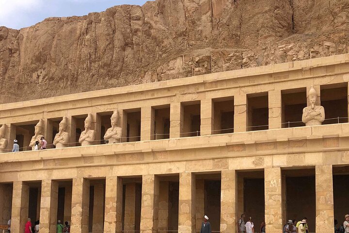 Explore templos e tumbas do antigo Egito em um passeio privado de dia inteiro pela Margem Oeste de Luxor, foto 23 | wizardtrip