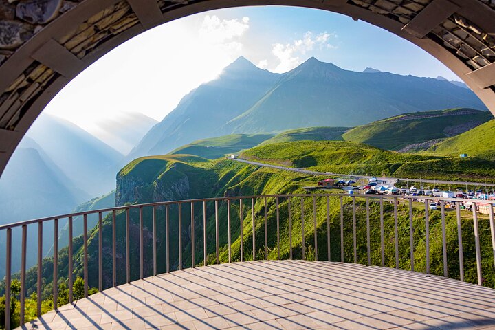 Scenic tour of Georgian mountains, historical sites, and cultural landmarks, photo 8 | wizardtrip