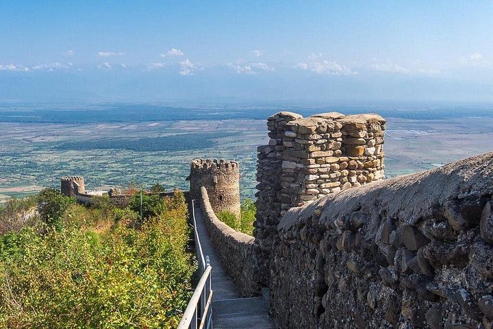 En naturskön vintur i Kakheti, Georgien, med vingårdar, traditionella vingårdar, Sighnaghi stad och Bodbe-klostret, foto 6 | wizardtrip