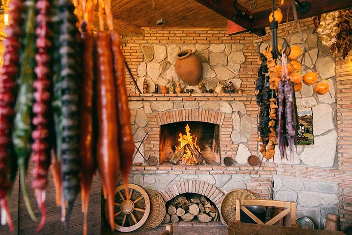 En naturskön vintur i Kakheti, Georgien, med vingårdar, traditionella vingårdar, Sighnaghi stad och Bodbe-klostret, foto 11 | wizardtrip