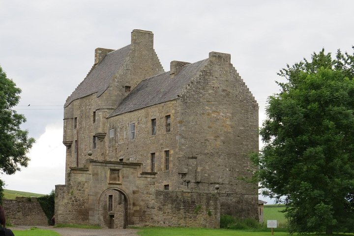 Entdecken Sie ikonische Outlander-Drehorte, darunter Doune und Blackness Castle, auf einem Tagesausflug ab Edinburgh, Foto 9 | wizardtrip