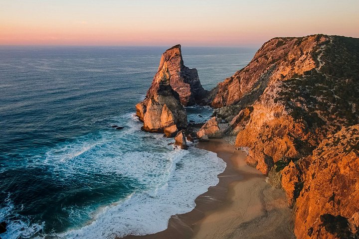 Tour en grupo reducido explorando el Palacio da Pena de Sintra, la costa de Cascais y Cabo da Roca desde Lisboa, foto 6 | wizardtrip
