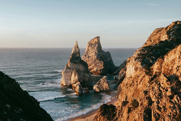 Tour en grupo reducido explorando el Palacio da Pena de Sintra, la costa de Cascais y Cabo da Roca desde Lisboa, foto 16 | wizardtrip
