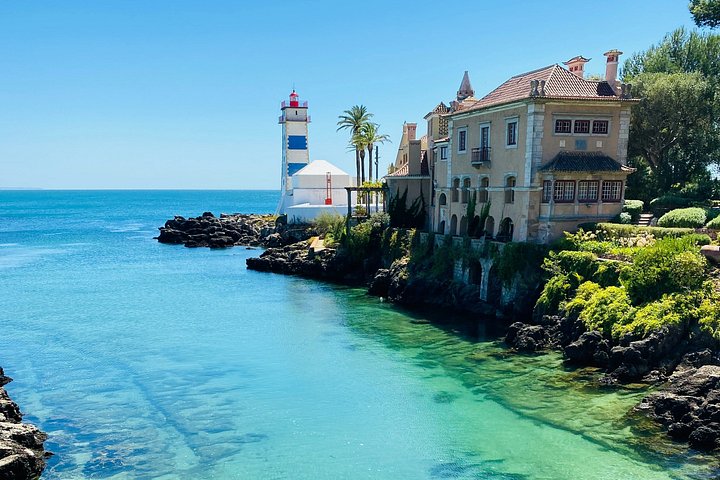 Tour en grupo reducido explorando el Palacio da Pena de Sintra, la costa de Cascais y Cabo da Roca desde Lisboa, foto 18 | wizardtrip