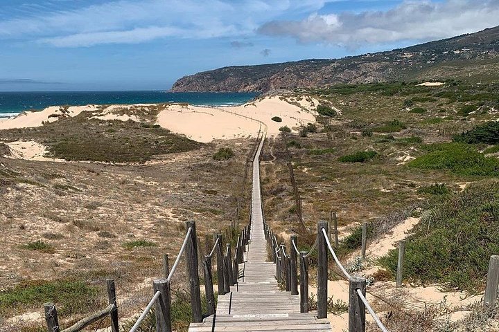 Tour en grupo reducido explorando el Palacio da Pena de Sintra, la costa de Cascais y Cabo da Roca desde Lisboa, foto 19 | wizardtrip