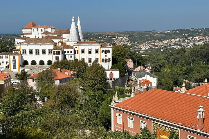 Tour en grupo reducido explorando el Palacio da Pena de Sintra, la costa de Cascais y Cabo da Roca desde Lisboa, foto 20 | wizardtrip