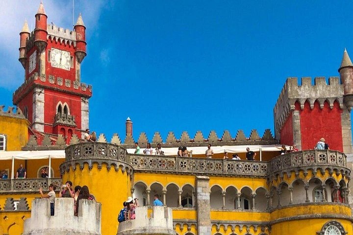 Tour en grupo reducido explorando el Palacio da Pena de Sintra, la costa de Cascais y Cabo da Roca desde Lisboa, foto 24 | wizardtrip