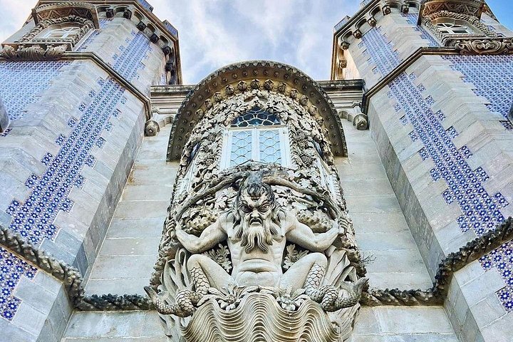 Tour en grupo reducido explorando el Palacio da Pena de Sintra, la costa de Cascais y Cabo da Roca desde Lisboa, foto 25 | wizardtrip