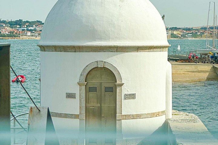 Tour en grupo reducido explorando el Palacio da Pena de Sintra, la costa de Cascais y Cabo da Roca desde Lisboa, foto 31 | wizardtrip