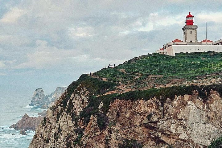 Tour en grupo reducido explorando el Palacio da Pena de Sintra, la costa de Cascais y Cabo da Roca desde Lisboa, foto 38 | wizardtrip