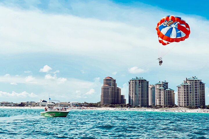 Fallskärmsflygäventyr över vattnet i Destin, Florida, med fantastisk kustutsikt, foto 6 | wizardtrip