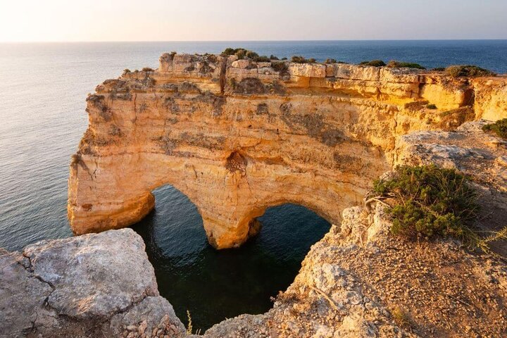 Tour guiado de dia inteiro a partir de Faro explorando a deslumbrante costa, grutas e vilas do Algarve, foto 10 | wizardtrip