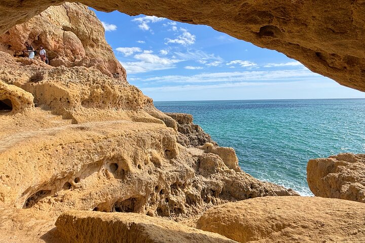 Tour guiado de dia inteiro a partir de Faro explorando a deslumbrante costa, grutas e vilas do Algarve, foto 13 | wizardtrip