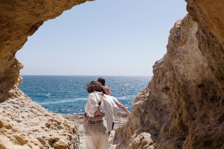 Tour guiado de dia inteiro a partir de Faro explorando a deslumbrante costa, grutas e vilas do Algarve, foto 17 | wizardtrip