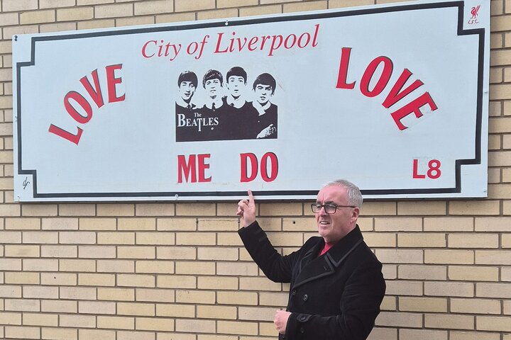 Experimenta un tour personalizado de los Beatles por Liverpool en un taxi eléctrico de lujo, visitando lugares emblemáticos, foto 9 | wizardtrip