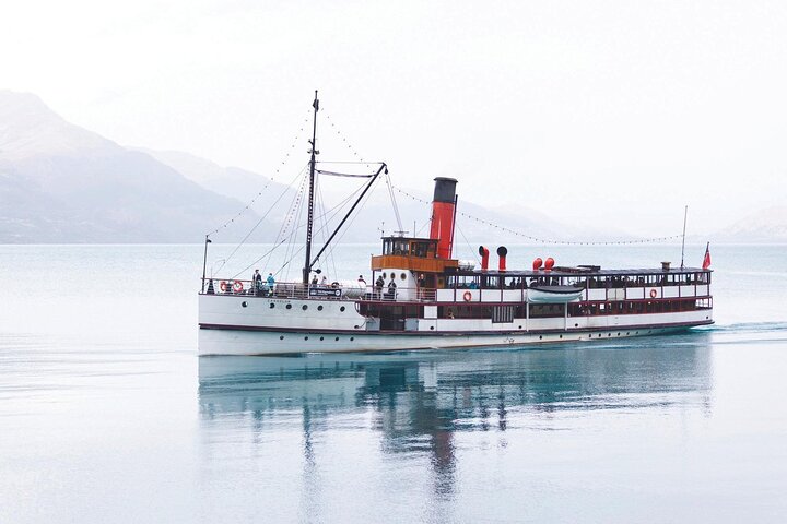 Walter Peak Gourmet BBQ Lunch & Croisière sur le lac de Queenstown | wizardtrip