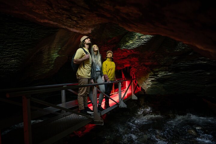 Utforska de magiska Te Anau Glowworm Caves och njut av en naturskön båttur på sjön Te Anau, Nya Zeeland, foto 12 | wizardtrip