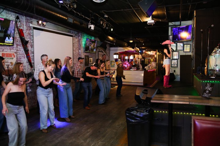Lernen Sie Country Line Dance in einem Nashville Honky Tonk mit einem Erinnerungsvideo, Foto 24 | wizardtrip