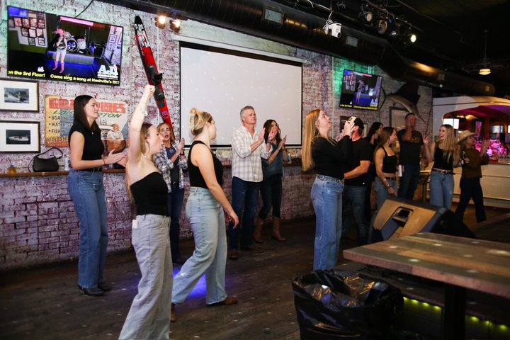 Lernen Sie Country Line Dance in einem Nashville Honky Tonk mit einem Erinnerungsvideo, Foto 25 | wizardtrip